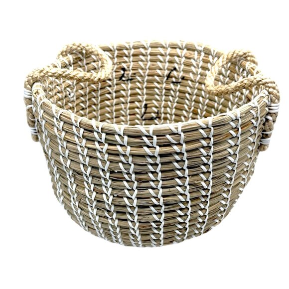 Handwoven Dog-Themed Basket With Handles - Natural Seagrass & White Detailing - Picture 4 of 9